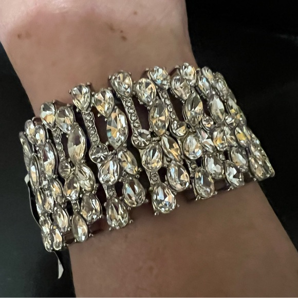 INC International Concepts NWT Wide Crystal Cluster Stretch Bracelet - Picture 3 of 3